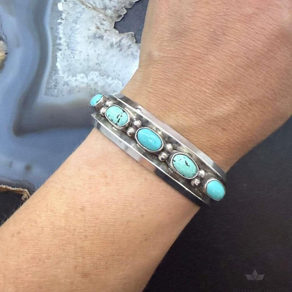 Vintage Native American Silver 5 Oval Turquoise Single Row Bracelet For Women